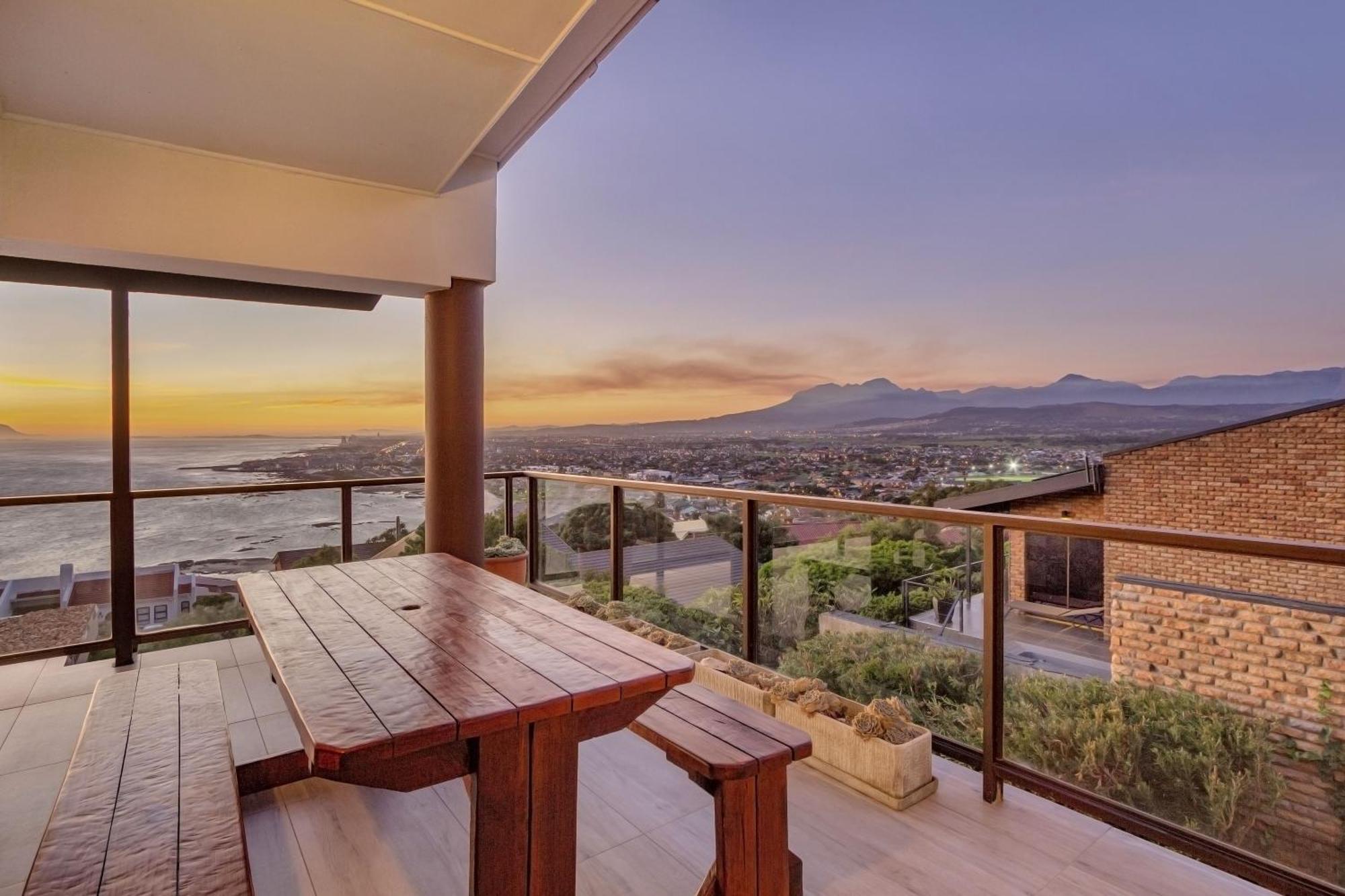 Zaria Sun Penthouse By Hostagents Apartment Cape Town